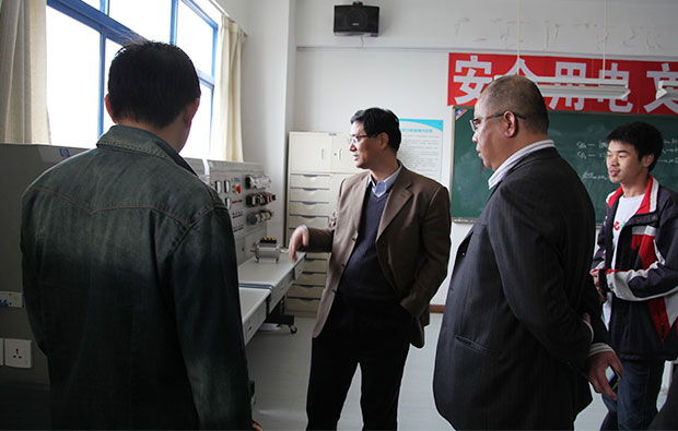 燃動技術(shù)人員深入院校